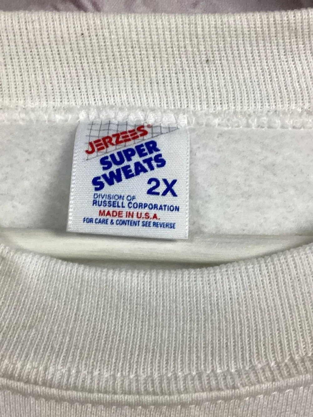 Vintage White Jerzees Crewneck Sweatshirt Gold Embroidery Merry Christmas NWT 2x - Picture 3 of 8